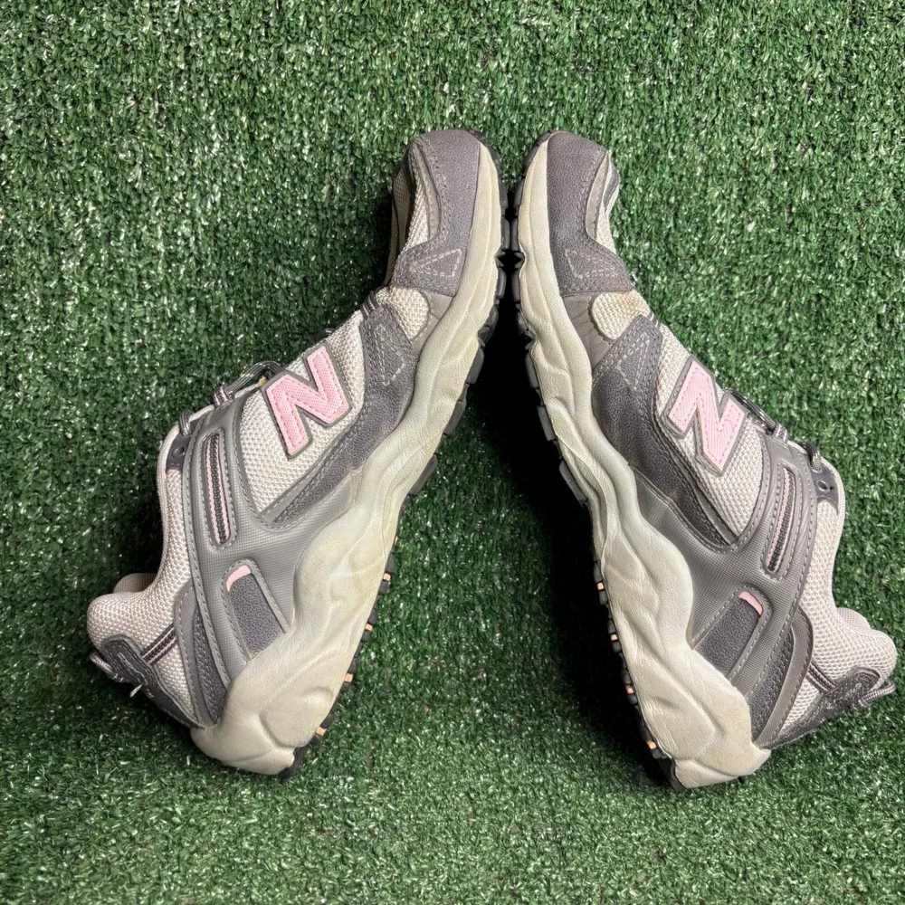New Balance WT410GGP All Terrain Trail Running Shoe Sneaker Grey Pink Womens 11